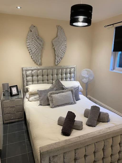 Flat 3 Meadow View Cozy Getaway Apartment Hurst ภายนอก รูปภาพ