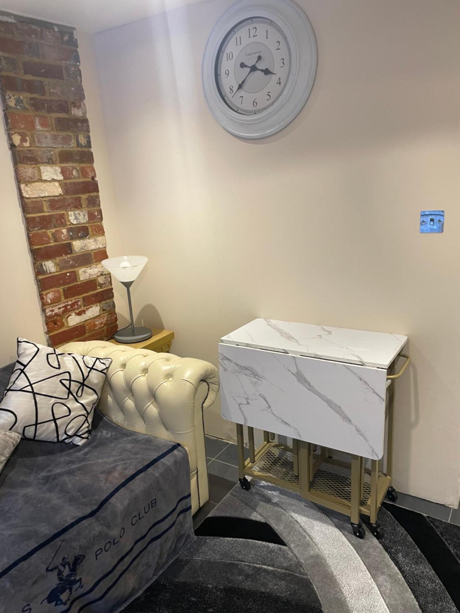 Flat 3 Meadow View Cozy Getaway Apartment Hurst ภายนอก รูปภาพ